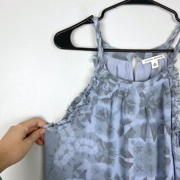 Banana Republic Silk Tank Blouse Flowy Halter Abstract Light Blue Size Medium - Picture 5 of 11